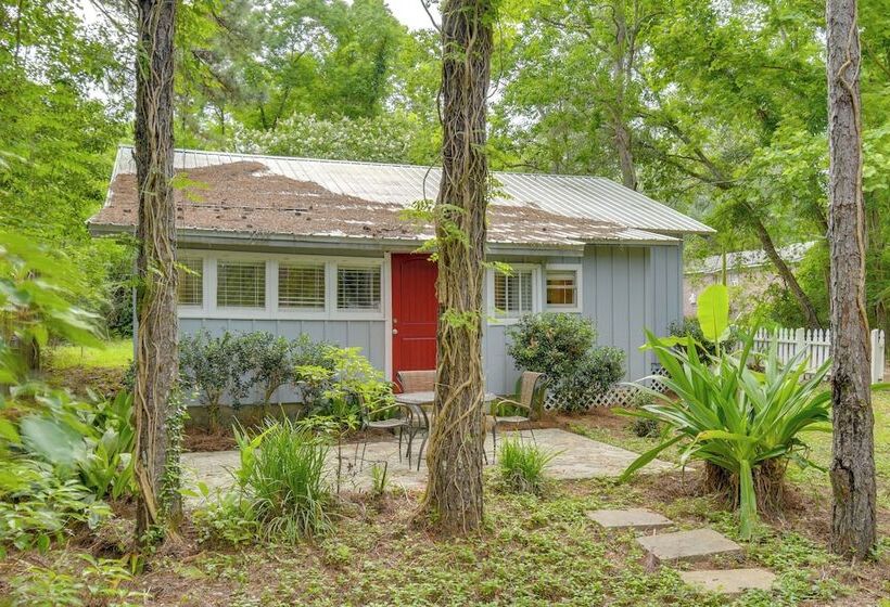 Cozy Fairhope Retreat W/ Patio & Grill!