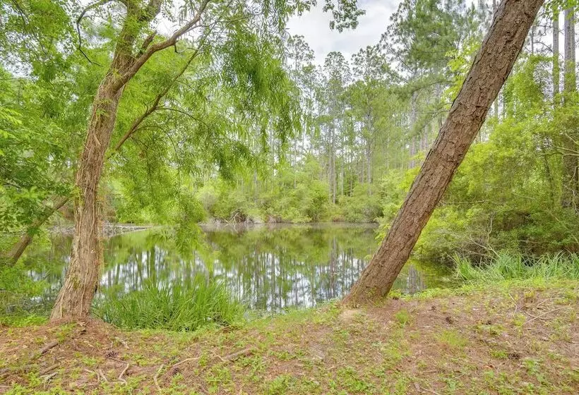 Cozy Fairhope Retreat W/ Patio & Grill!