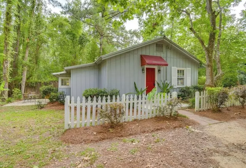 Cozy Fairhope Retreat W/ Patio & Grill!