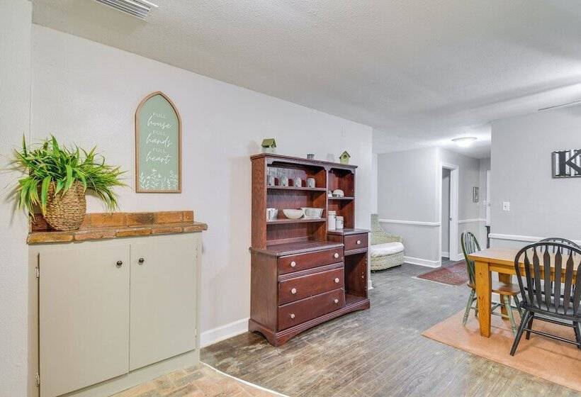 Cozy Fairhope Retreat W/ Patio & Grill!