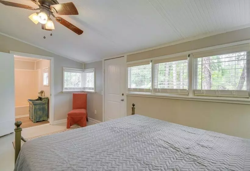 Cozy Fairhope Retreat W/ Patio & Grill!