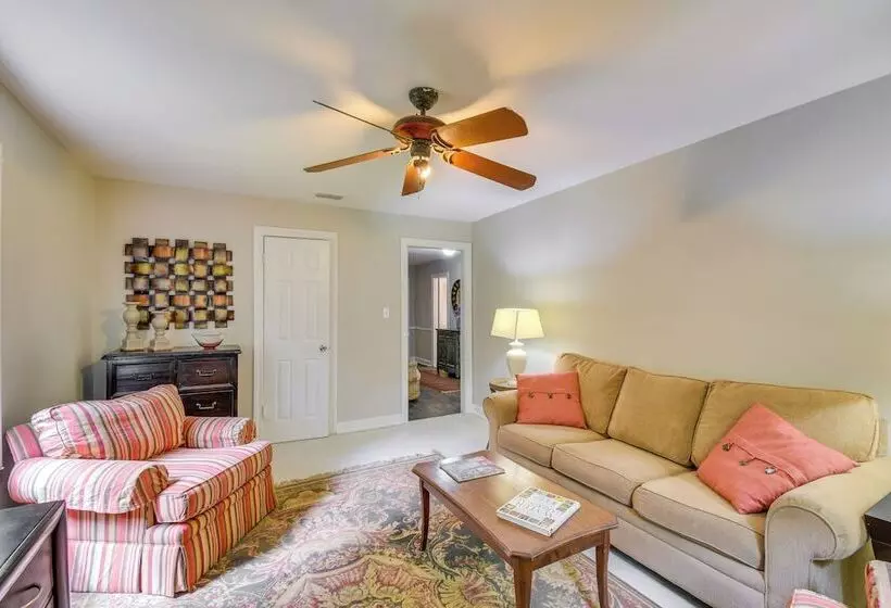 Cozy Fairhope Retreat W/ Patio & Grill!