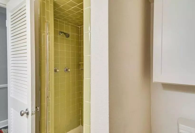 Cozy Fairhope Retreat W/ Patio & Grill!