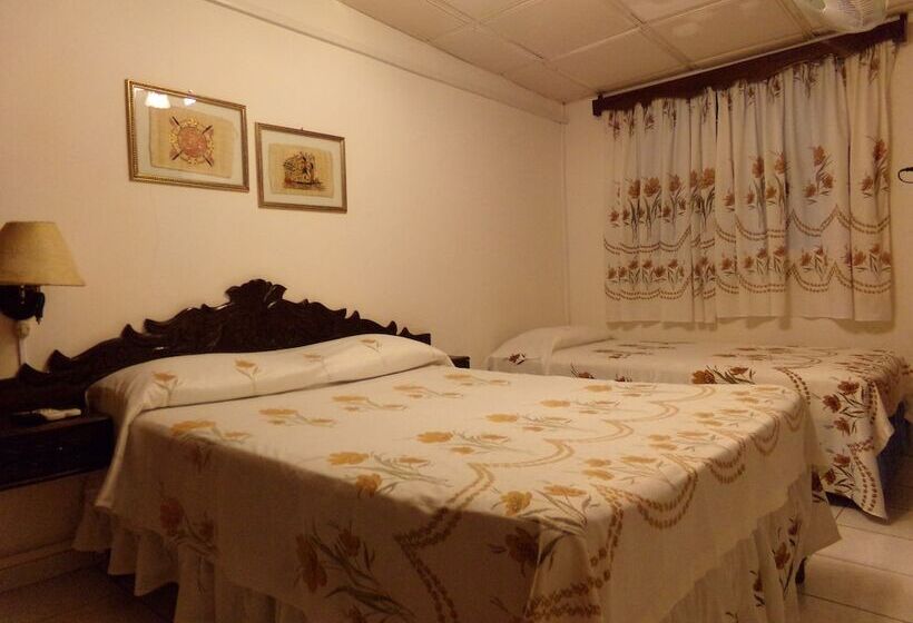 مسافرخانه Casa Yaneva