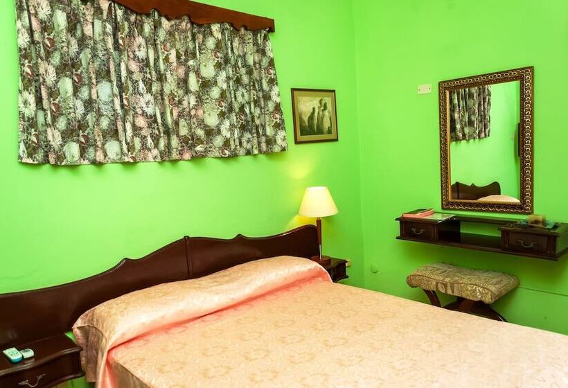 مسافرخانه Casa Yaneva