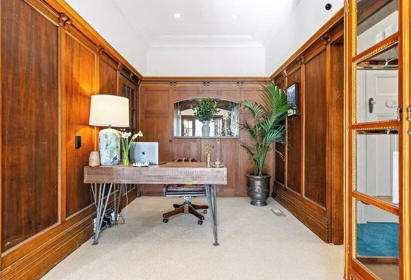 Hotelli Eastview Estate