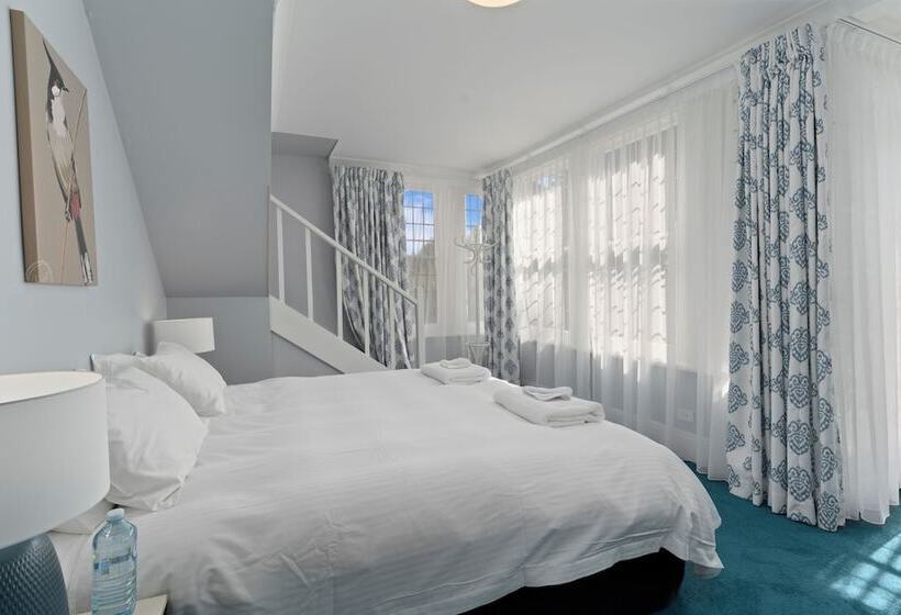 فندق Eastview Estate