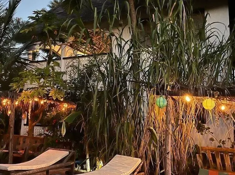 ホテル Furaha Lodge