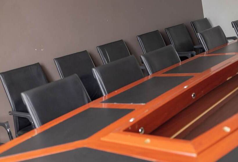 Sun City Amuzement Park Hotel Soroti