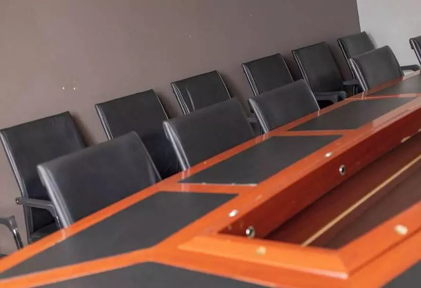 Sun City Amuzement Park Hotel Soroti