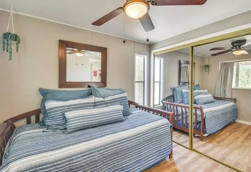 La Grange Home W/ Covered Patio & Gas Grill!