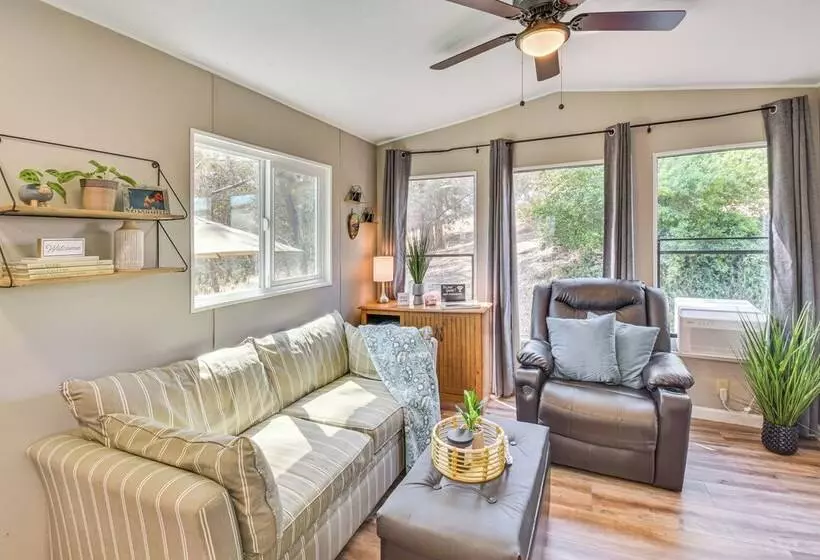 La Grange Home W/ Covered Patio & Gas Grill!