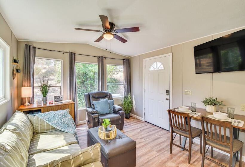 La Grange Home W/ Covered Patio & Gas Grill!