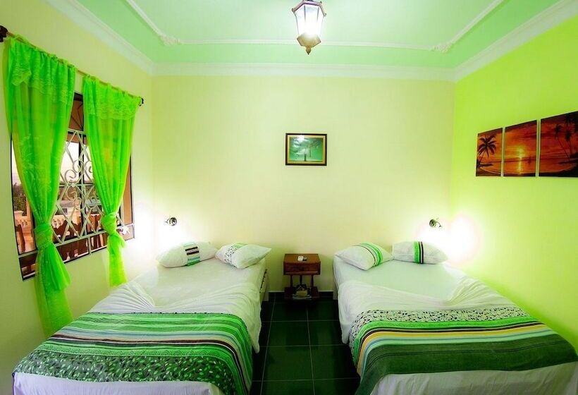 پانسیون Casa Carlos Y Dayana