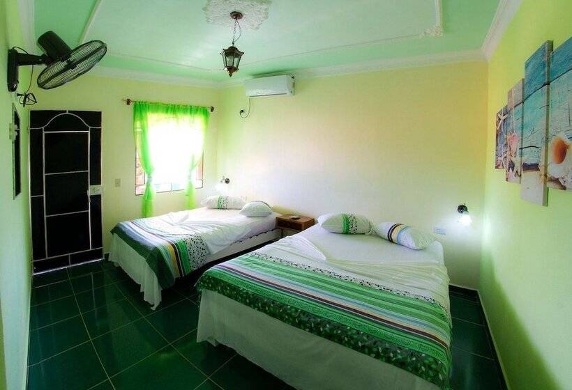 پانسیون Casa Carlos Y Dayana