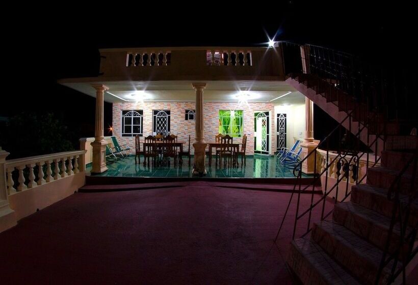 پانسیون Casa Carlos Y Dayana