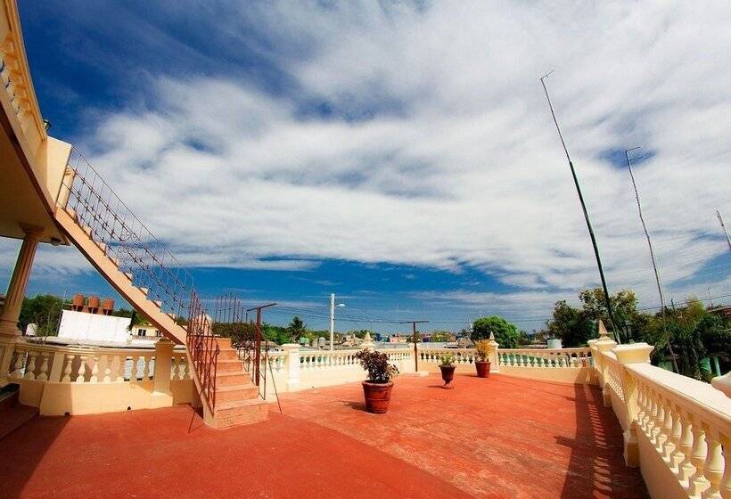 پانسیون Casa Carlos Y Dayana