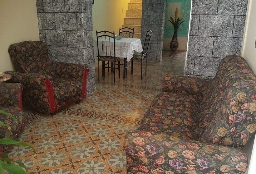 پانسیون Hostal Danita