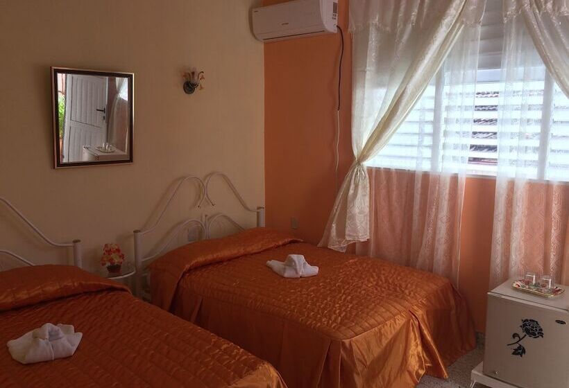 پانسیون Hostal Danita