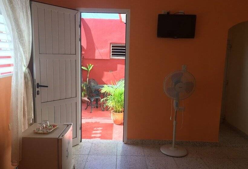 پانسیون Hostal Danita