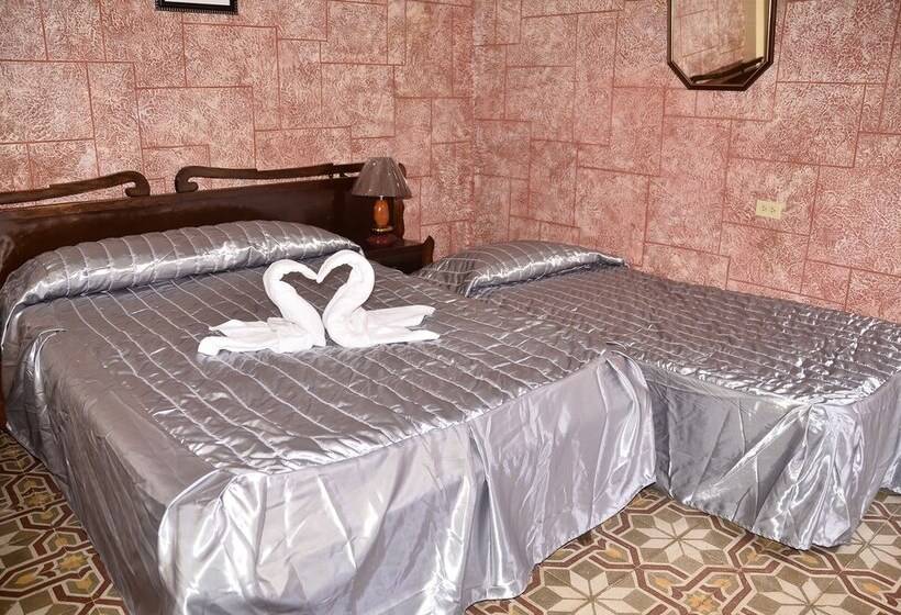 پانسیون Hostal Danita