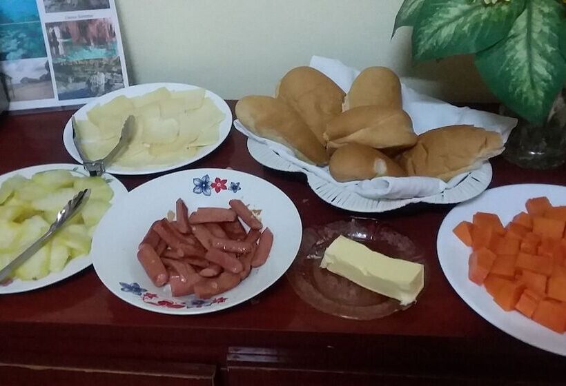 پانسیون Hostal Danita