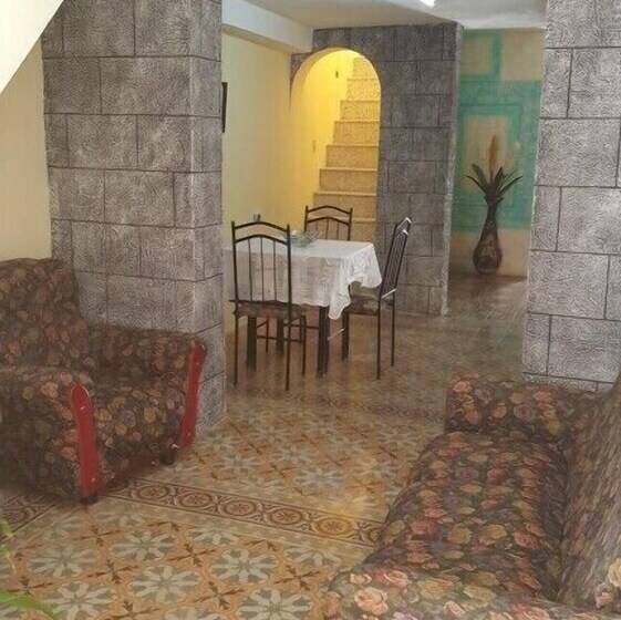 پانسیون Hostal Danita