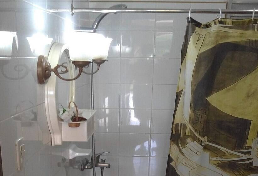 پانسیون Hostal Bugambilia