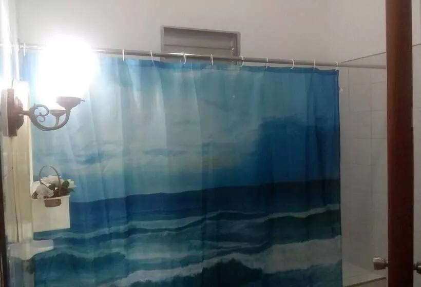 ペンション Hostal Bugambilia