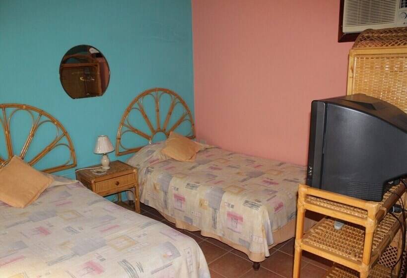 پانسیون Hostal Bugambilia