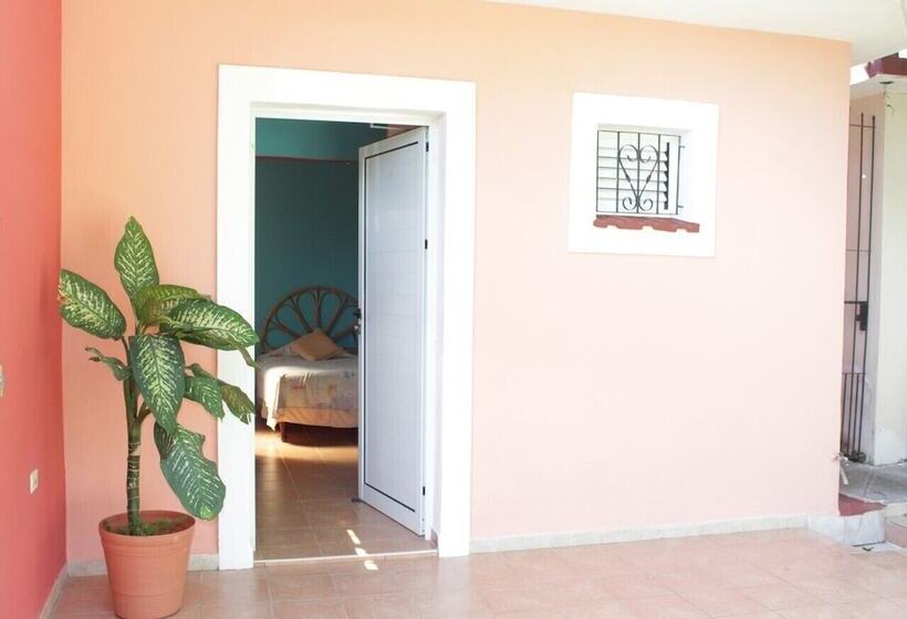 پانسیون Hostal Bugambilia