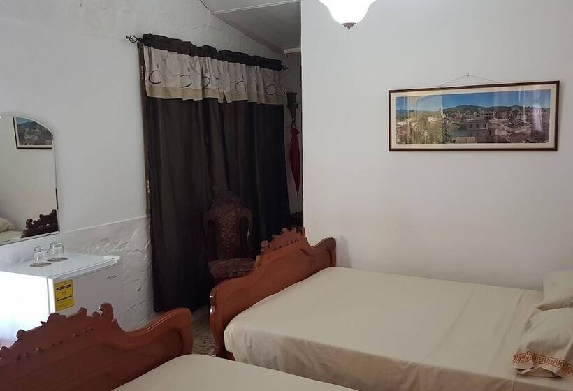پانسیون Hostal Tito Y Vicky Trinidad