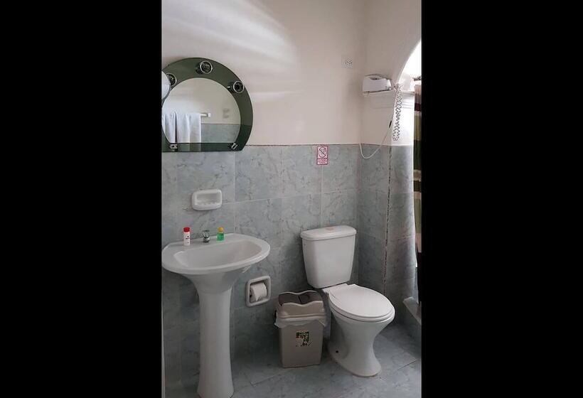 پانسیون Hostal Tito Y Vicky Trinidad