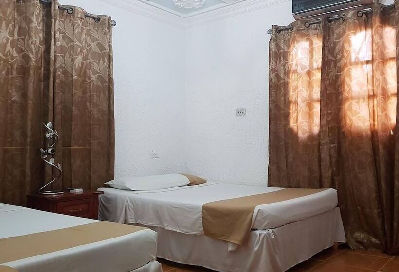 پانسیون Hostal Tito Y Vicky Trinidad