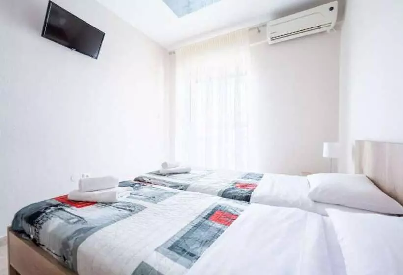ペンション Milonas House Apartments