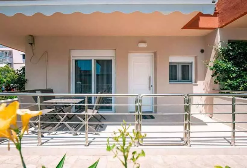ペンション Milonas House Apartments