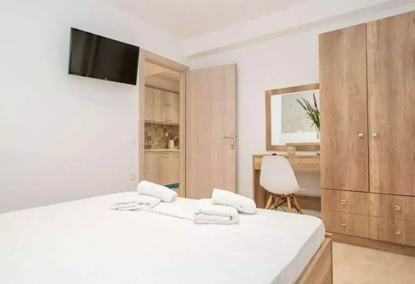 ペンション Milonas House Apartments