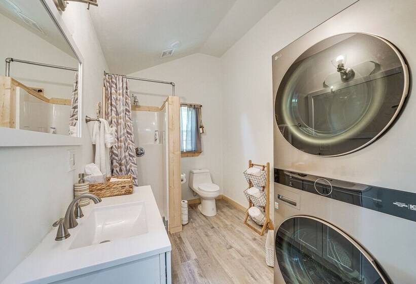 Secluded Broken Bow Cabin W/ Fishing Pond & Views!