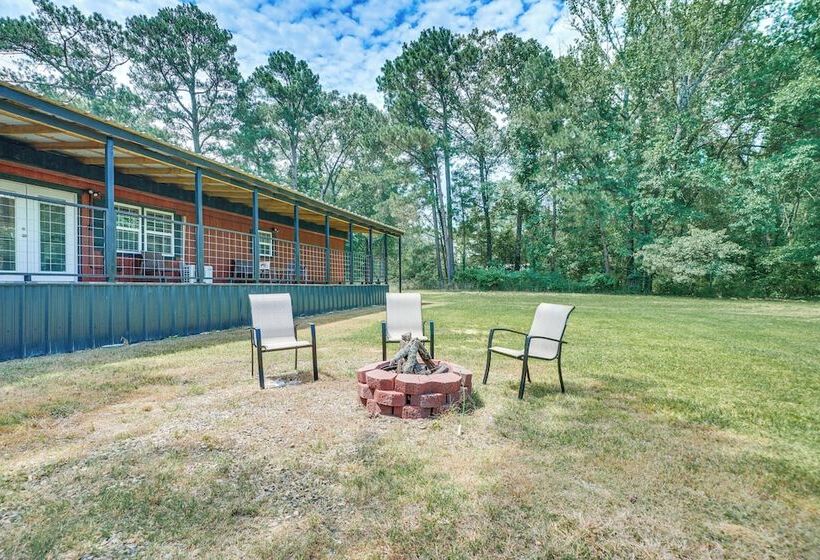 Secluded Broken Bow Cabin W/ Fishing Pond & Views!