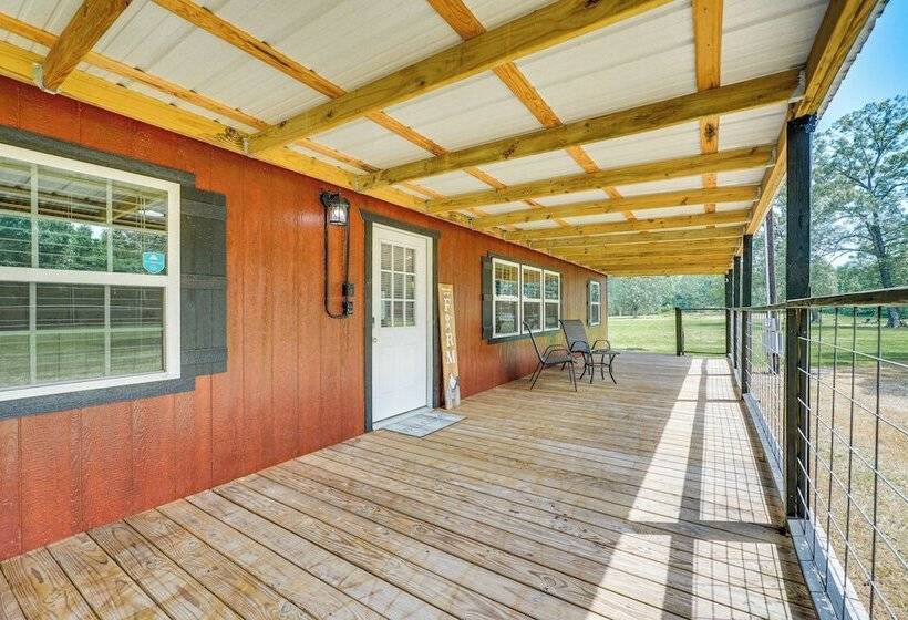 Secluded Broken Bow Cabin W/ Fishing Pond & Views!