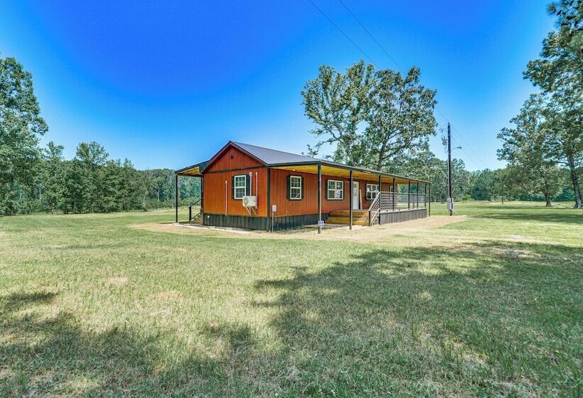Secluded Broken Bow Cabin W/ Fishing Pond & Views!