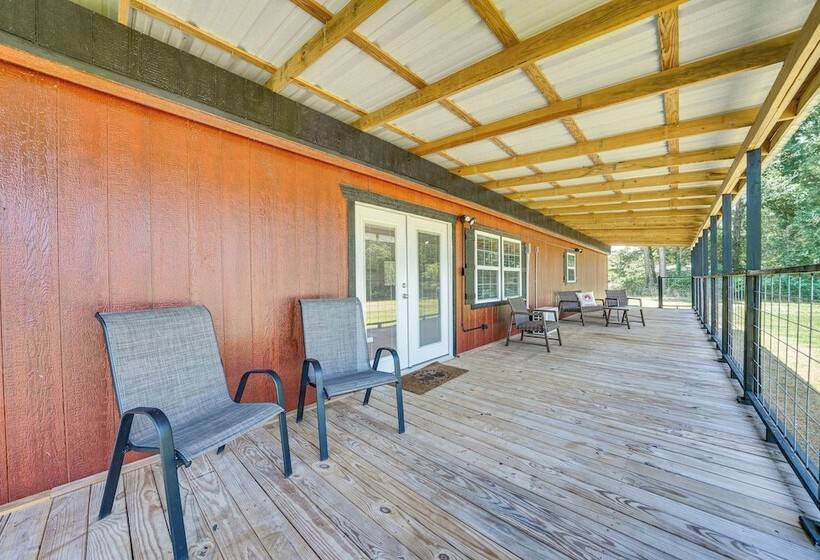 Secluded Broken Bow Cabin W/ Fishing Pond & Views!