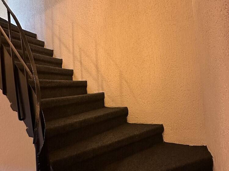 ホテル The Square 30