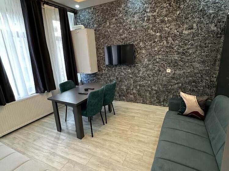 ホテル The Square 30