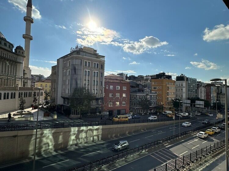 ホテル The Square 30