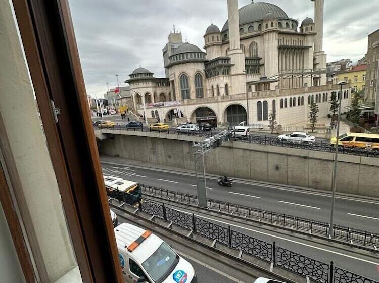 ホテル The Square 30