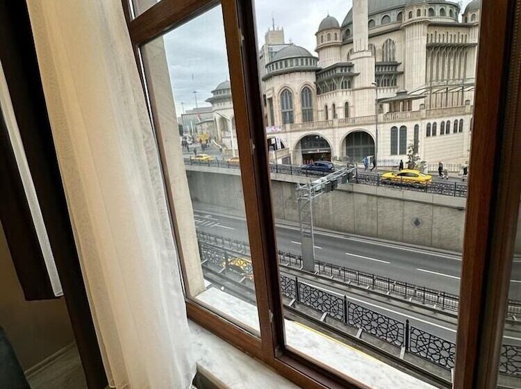 ホテル The Square 30