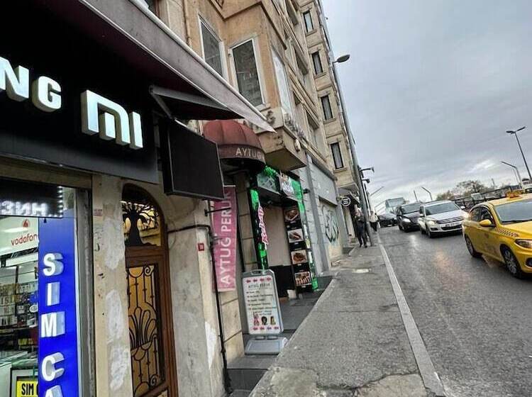 ホテル The Square 30