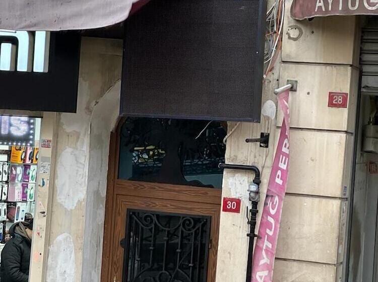 ホテル The Square 30