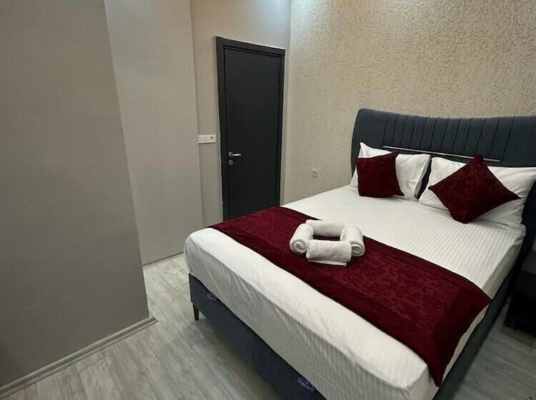 ホテル The Square 30